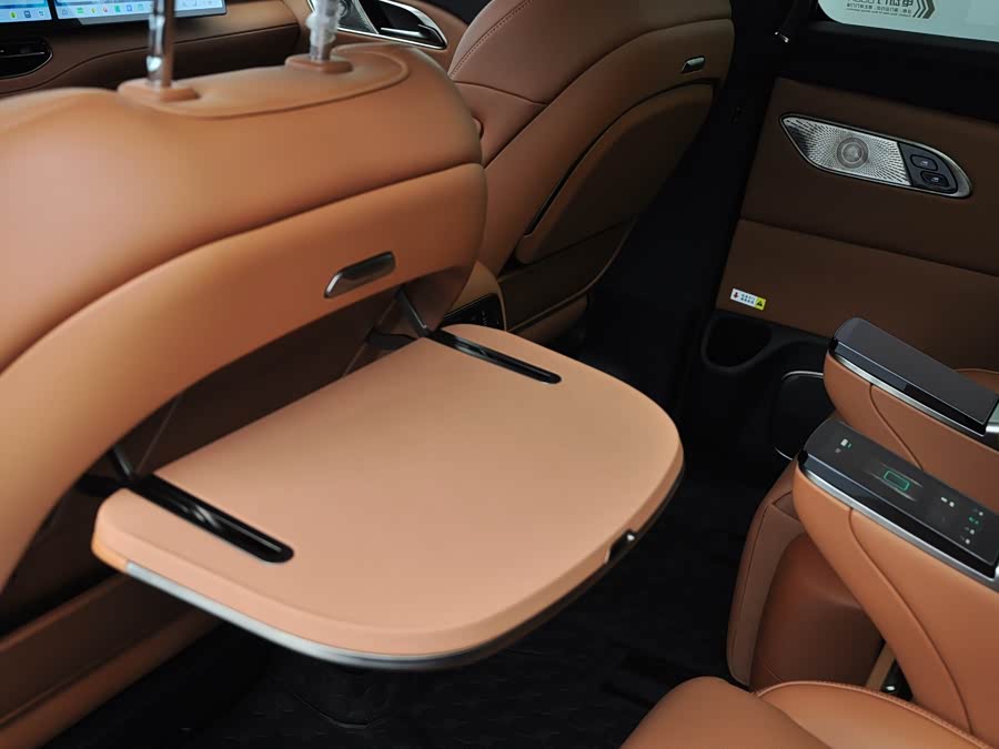Hongqi HQ9 PHEV 2026 2.0T 4WD Luxury - zdjęcie 11