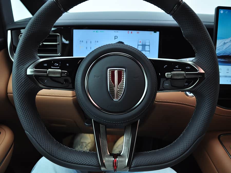Hongqi HQ9 PHEV 2026 2.0T 4WD Luxury - zdjęcie 18