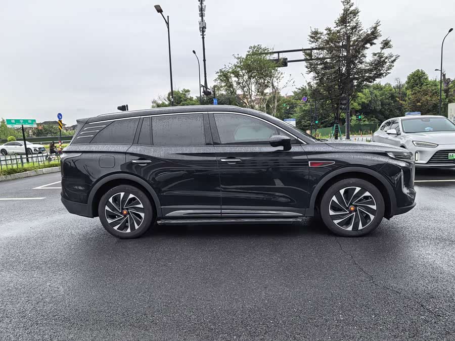 Hongqi HS7 PHEV 2025 Facelift 2.0T PHEV 4WD Flagship 6-seater - zdjęcie 4