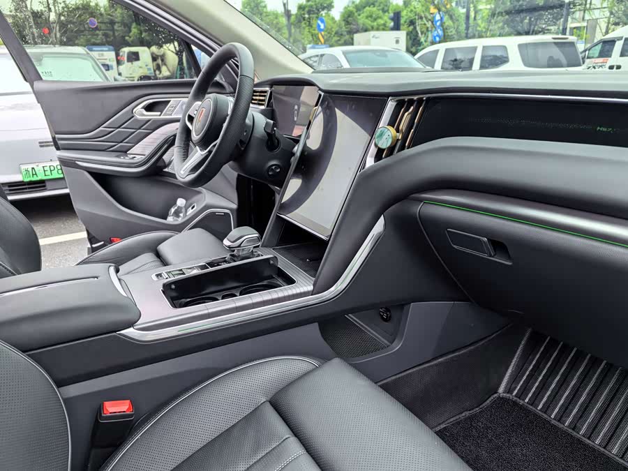 Hongqi HS7 PHEV 2025 Facelift 2.0T PHEV 4WD Flagship 6-seater - zdjęcie 9