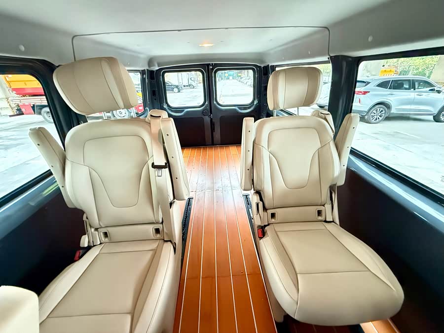 JMC Fushun 2025 2.0T 8AT Diesel Medium Wheelbase Low Roof Commercial Multi-Purpose Passenger Vehicle 5/6 Seats - zdjęcie 18