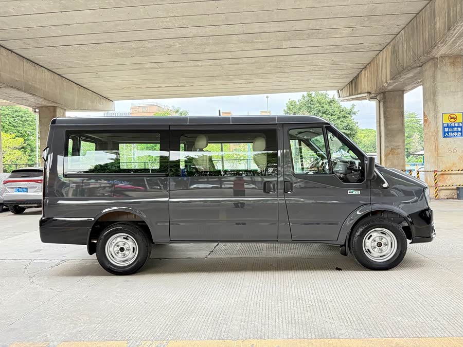 JMC Fushun 2025 2.0T 8AT Diesel Medium Wheelbase Low Roof Commercial Multi-Purpose Passenger Vehicle 5/6 Seats - zdjęcie 4