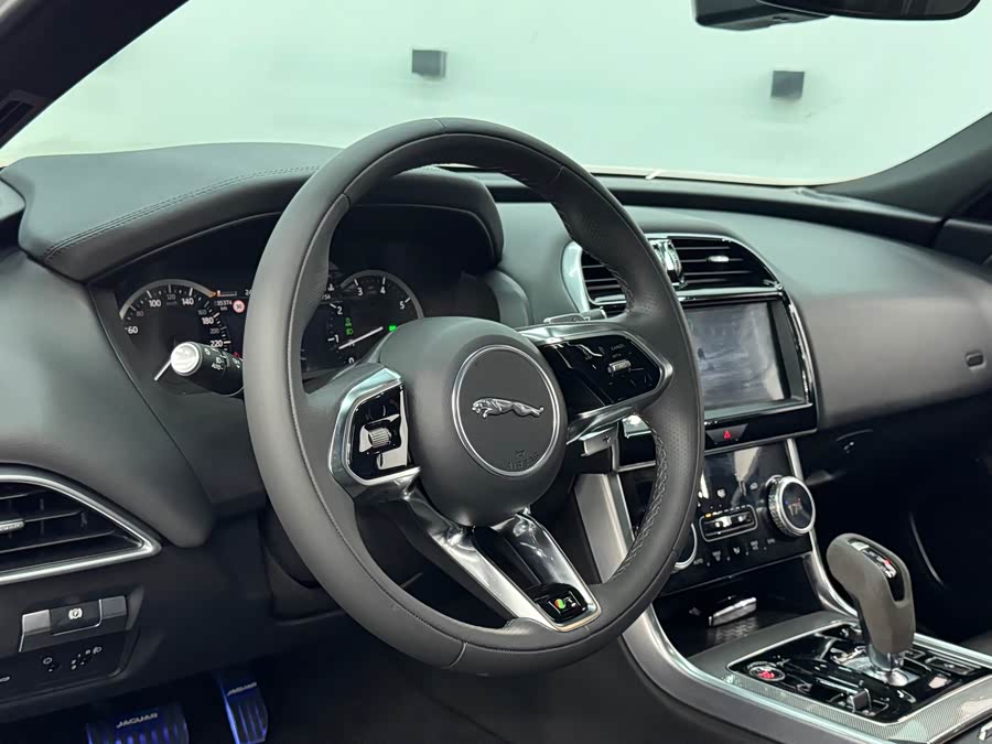 Jaguar XEL 2023 2.0T 200PS R-DYNAMIC Youth Sport - zdjęcie 6