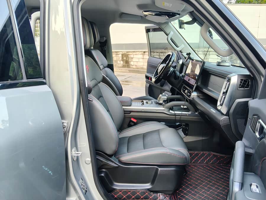Jietu Traveler 2023 2.0T 4WD Crossing - zdjęcie 11