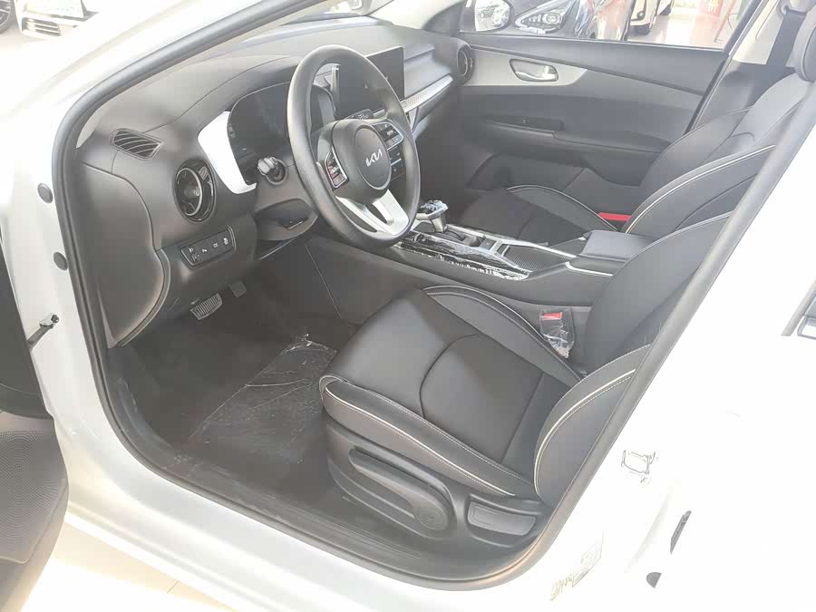 Kia K3 2024 1.5L CVT Comfort Luxury - zdjęcie 8