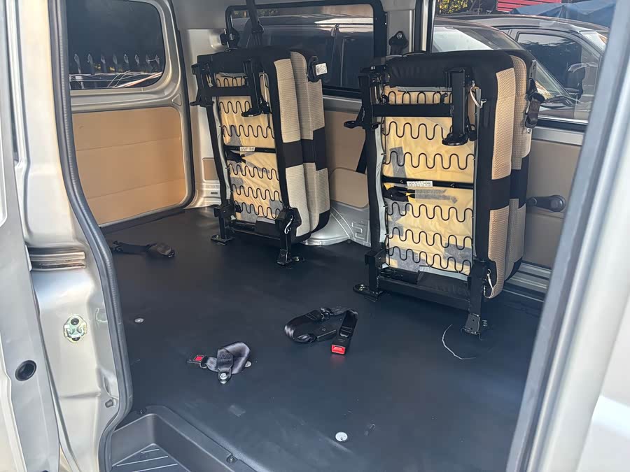 KuaYue Xing V3 2022 1.5L Gas Standard 7-Seater Van JL473QH - zdjęcie 8