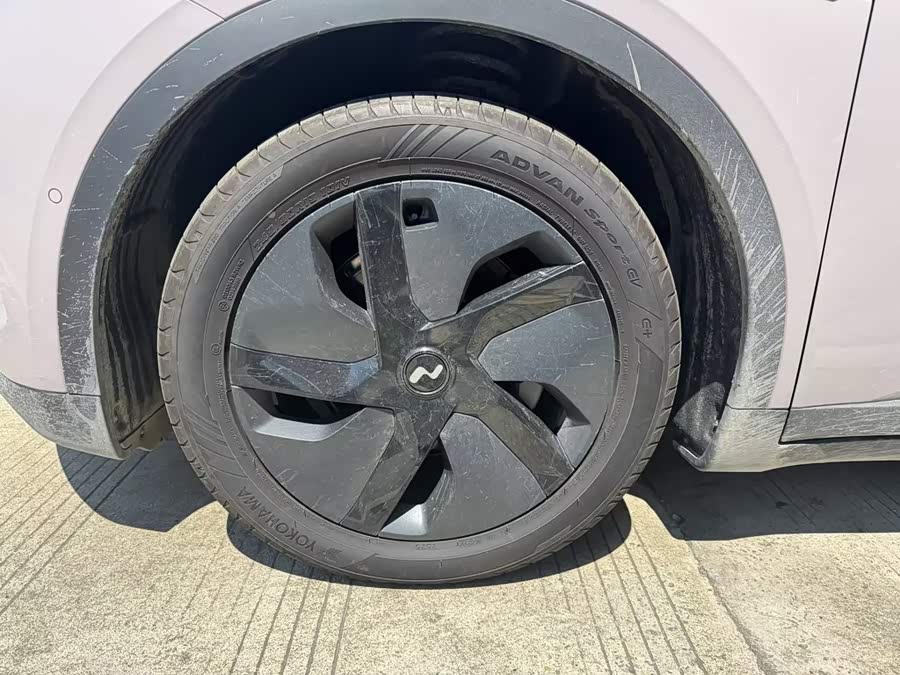 L60 2025 60kWh 4WD - zdjęcie 6