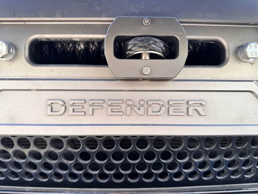 Land Rover Defender 2023 250 Diesel - zdjęcie 16