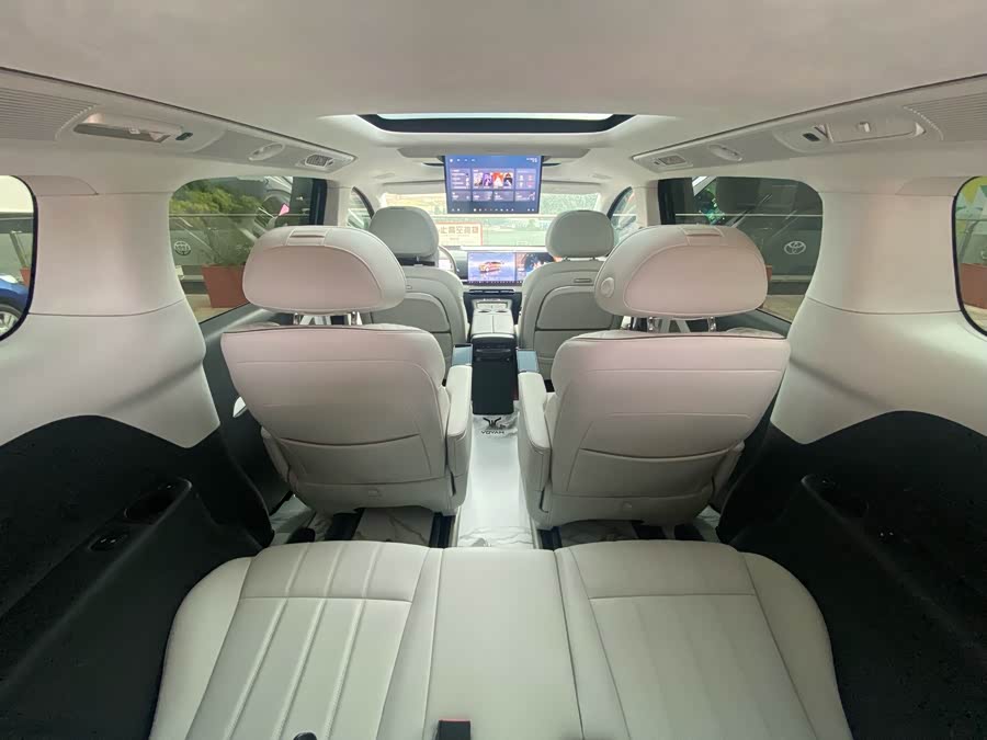 Lantu Dreamer 2025 PHEV 4WD Flagship Kunpeng - zdjęcie 11