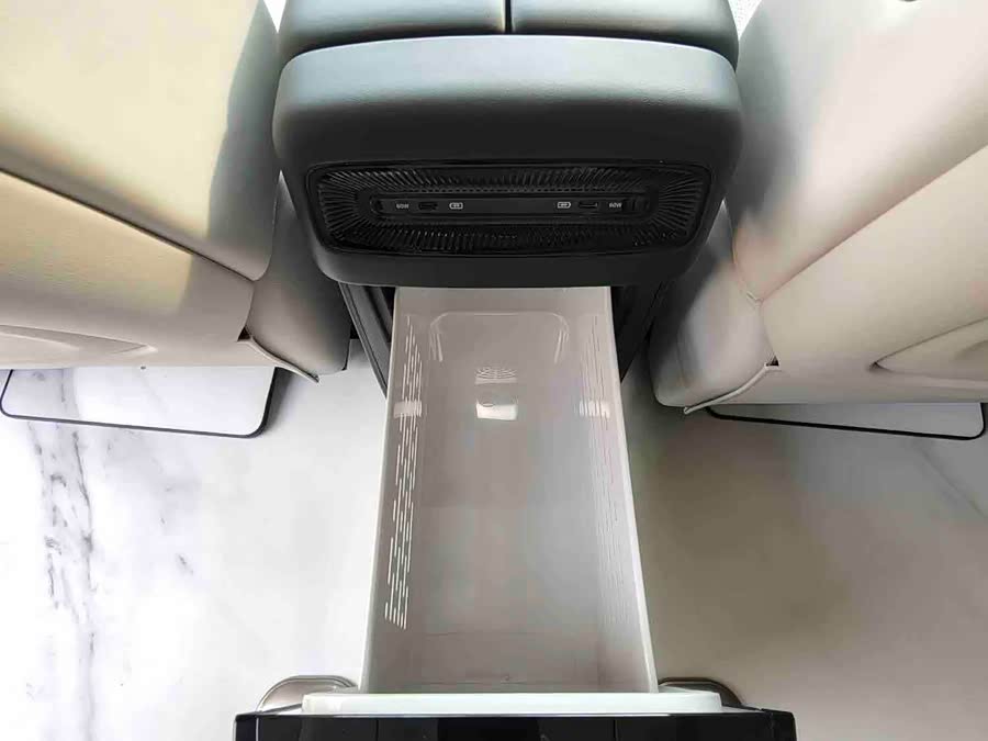 Lantu Dreamer 2025 PHEV 4WD Flagship Qian Kun Edition - zdjęcie 11