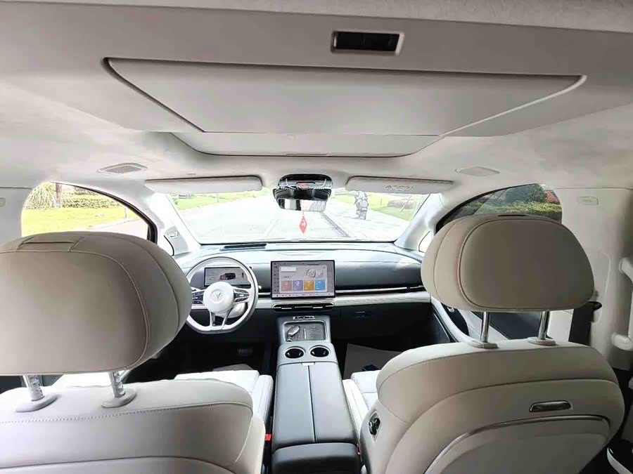 Lantu Dreamer 2025 PHEV 4WD Flagship Qian Kun Edition - zdjęcie 12