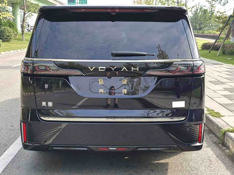 Lantu Dreamer 2025 PHEV 4WD Flagship Qian Kun Edition - zdjęcie 18