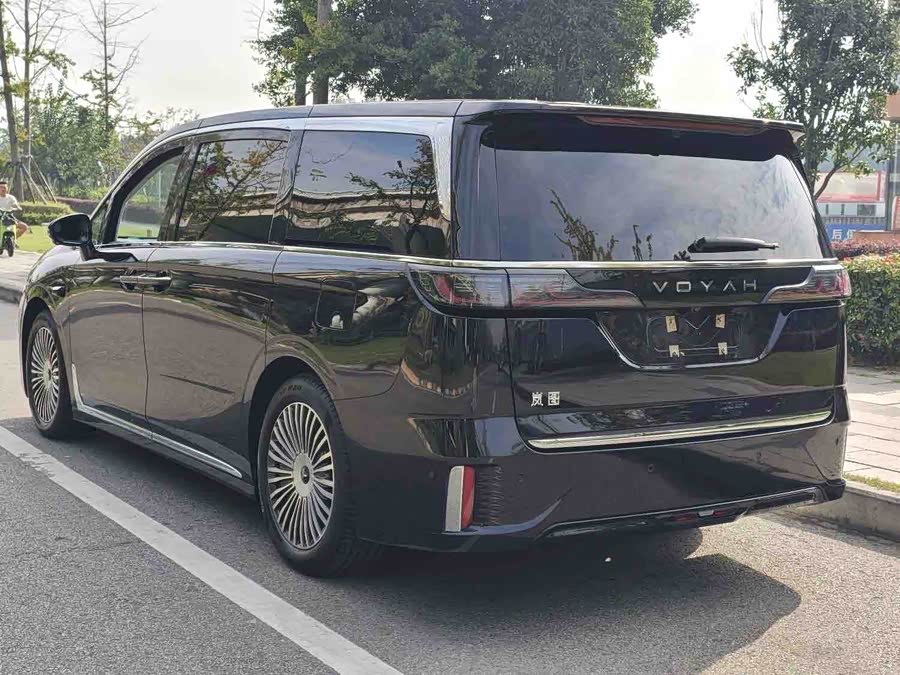 Lantu Dreamer 2025 PHEV 4WD Flagship Qian Kun Edition - zdjęcie 19