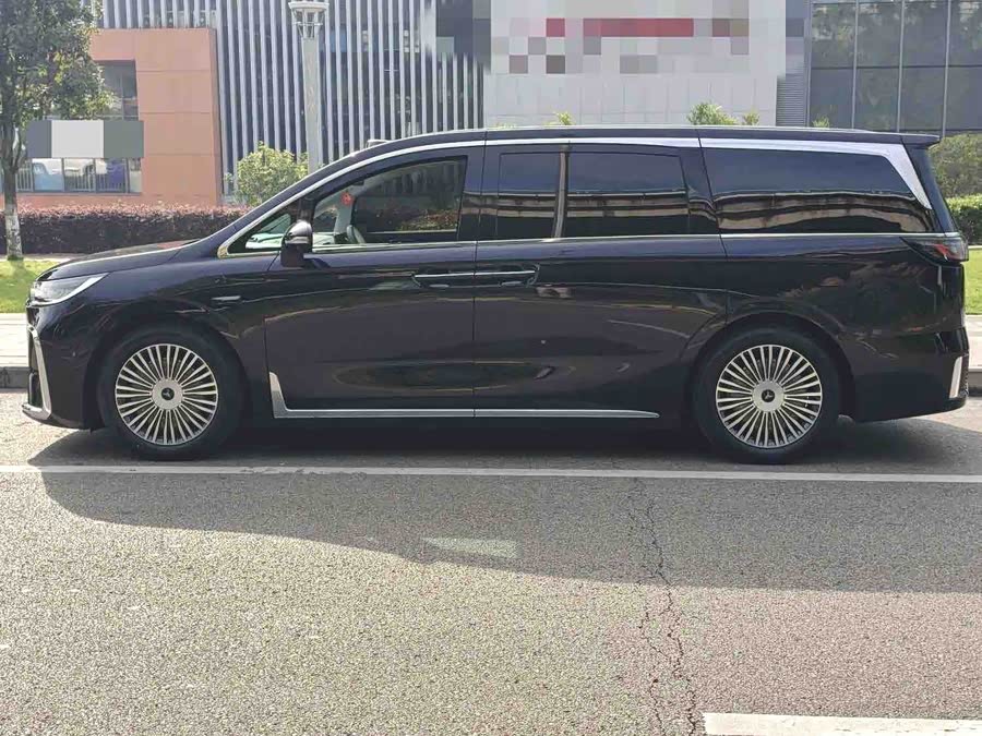 Lantu Dreamer 2025 PHEV 4WD Flagship Qian Kun Edition - zdjęcie 20
