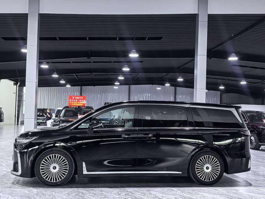 Lantu Dreamer 2025 PHEV 4WD Flagship Qian Kun Edition - zdjęcie 3