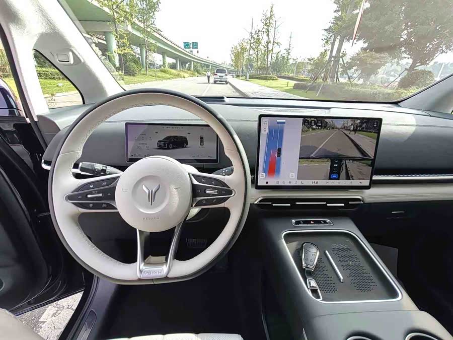 Lantu Dreamer 2025 PHEV 4WD Flagship Qian Kun Edition - zdjęcie 5