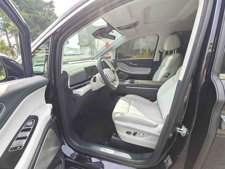 Lantu Dreamer 2025 PHEV 4WD Flagship Qian Kun Edition - zdjęcie 8