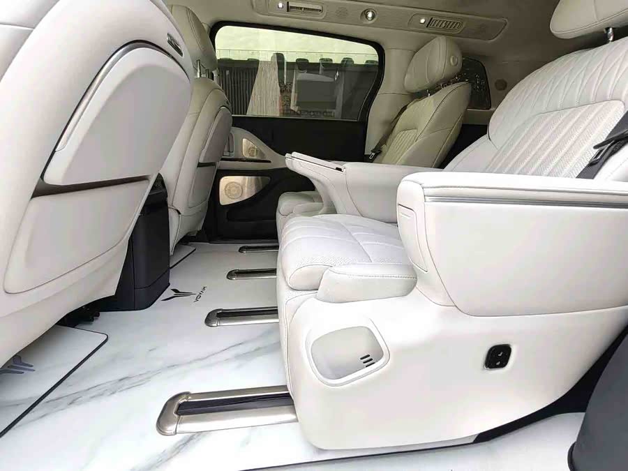 Lantu Dreamer 2025 PHEV 4WD Flagship Qian Kun Edition - zdjęcie 9