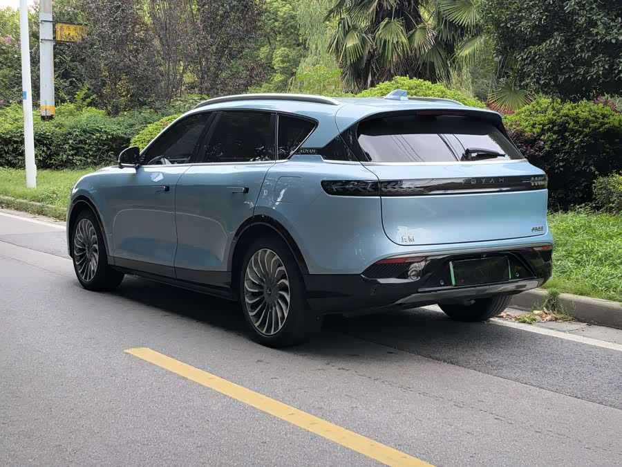 Lantu FREE 2021 4WD Standard Extended Range Exclusive Luxury Package - zdjęcie 5