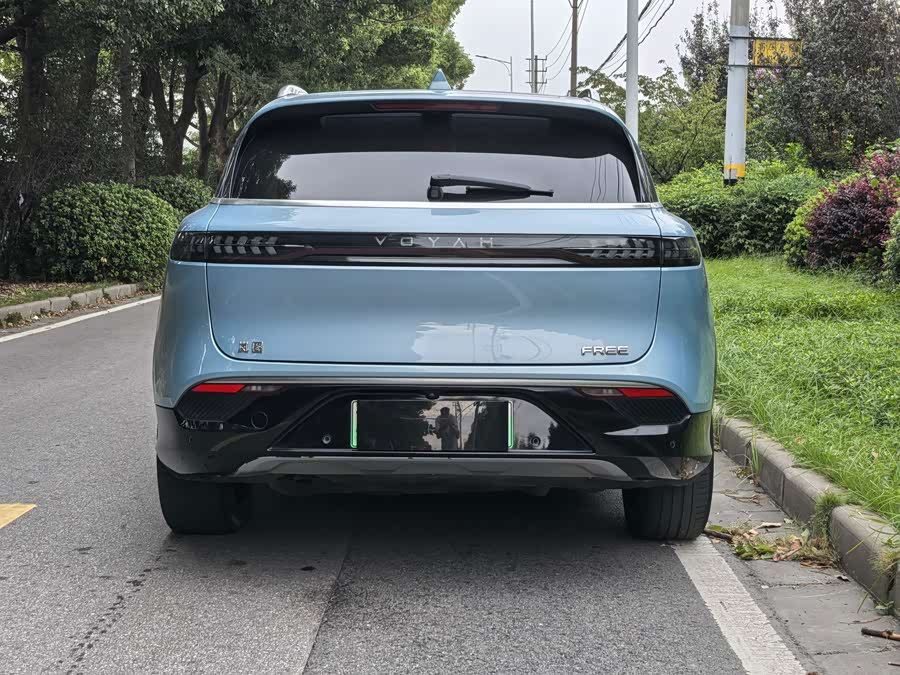 Lantu FREE 2021 4WD Standard Extended Range Exclusive Luxury Package - zdjęcie 6