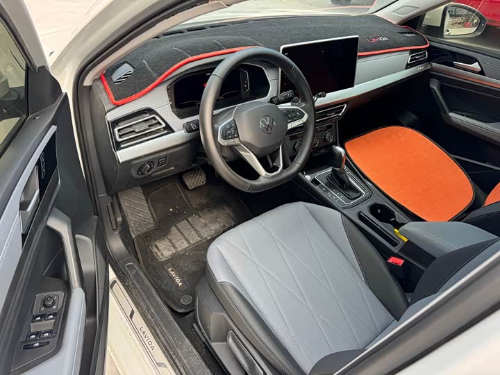 Lavida 2023 1.5L Automatic Five Million Edition - zdjęcie 13