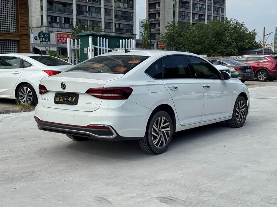 Lavida 2023 1.5L Automatic Five Million Edition - zdjęcie 7
