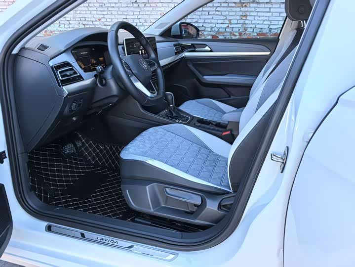 Lavida 2023 300TSI DSG Full Version - zdjęcie 17