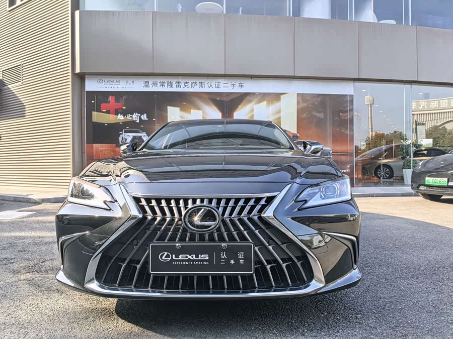 Lexus ES 2022 300h Excellence - zdjęcie 2