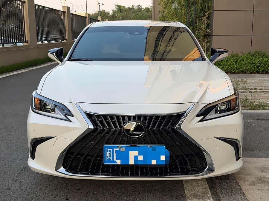 Lexus ES 2024 200 Premium - zdjęcie 2