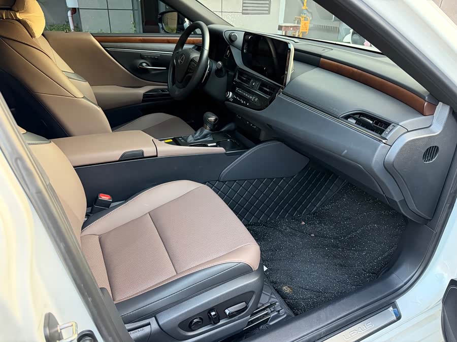 Lexus ES 2024 200 Premium - zdjęcie 11