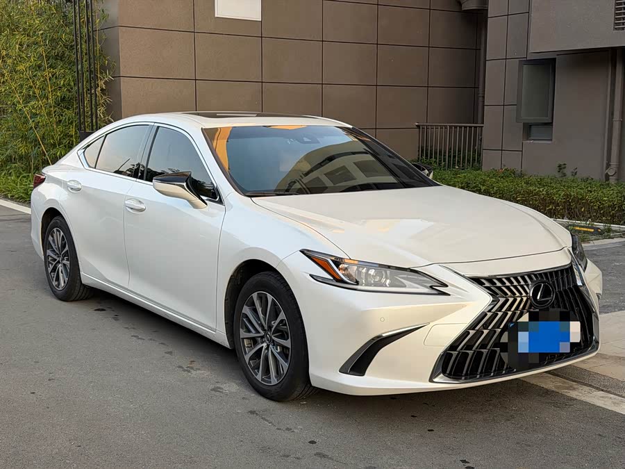 Lexus ES 2024 200 Premium - zdjęcie 3