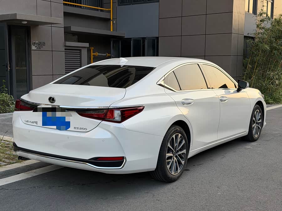 Lexus ES 2024 200 Premium - zdjęcie 4
