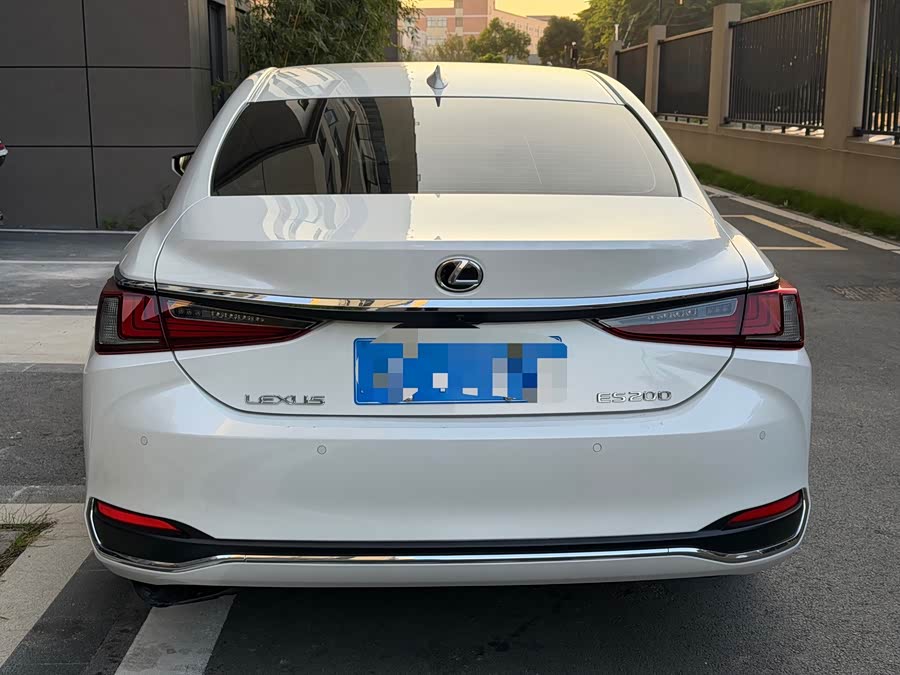 Lexus ES 2024 200 Premium - zdjęcie 5