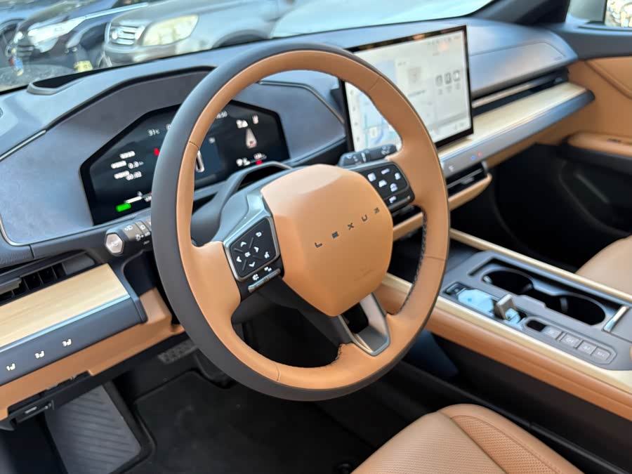 Lexus ES 300h - zdjęcie 13