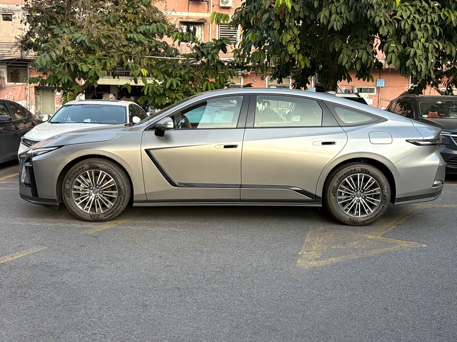 Lexus ES 300h - zdjęcie 3