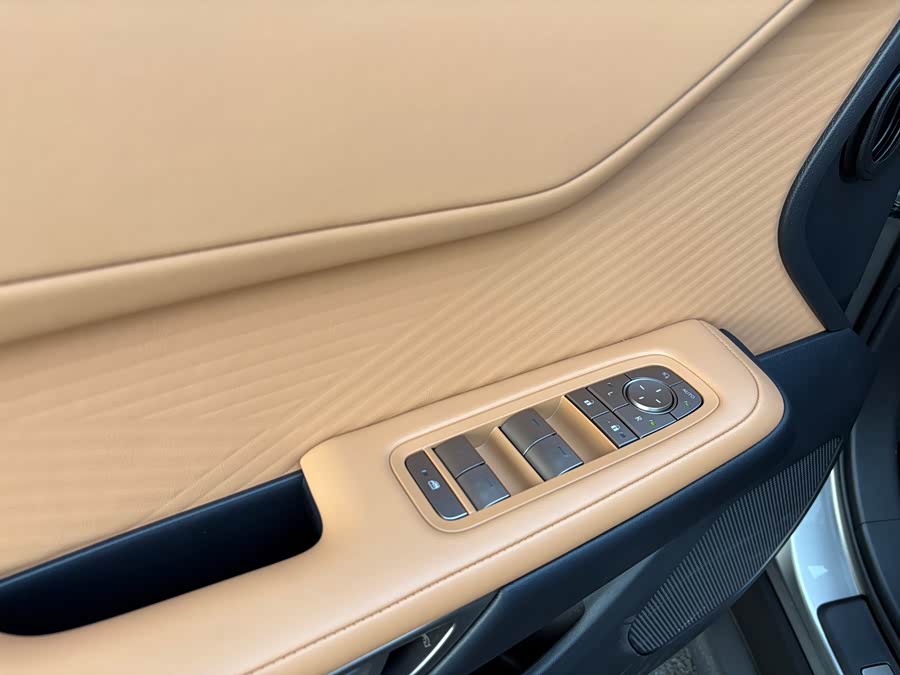 Lexus ES 300h - zdjęcie 6