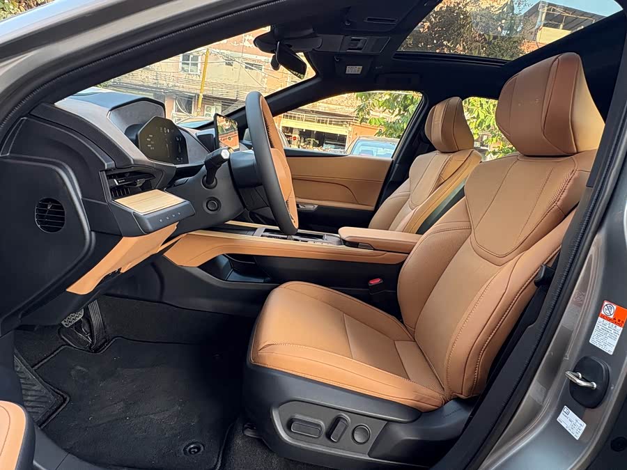 Lexus ES 300h - zdjęcie 8