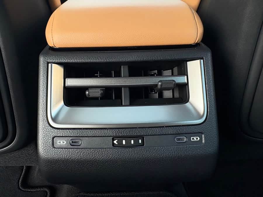 Lexus ES 300h - zdjęcie 10