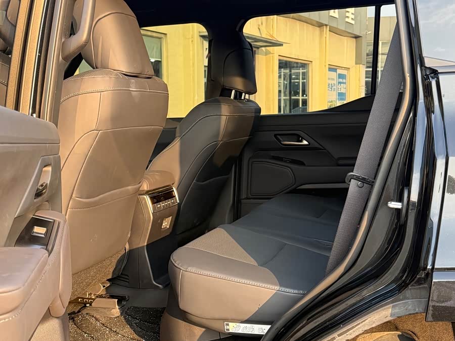 Lexus GX 550 - zdjęcie 12