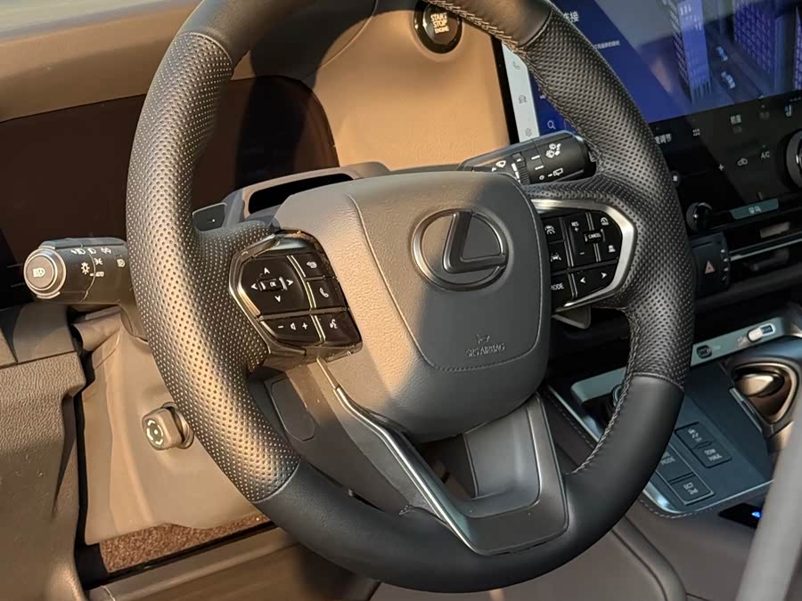 Lexus GX 550 - zdjęcie 4
