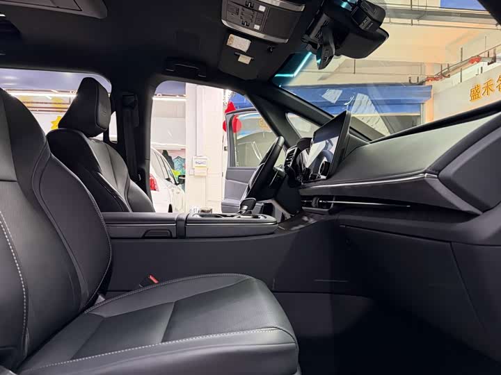 Lexus LM 2023 500h 6-Seater Prestige - zdjęcie 15