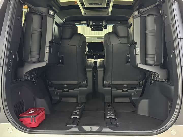 Lexus LM 2023 500h 6-Seater Prestige - zdjęcie 18