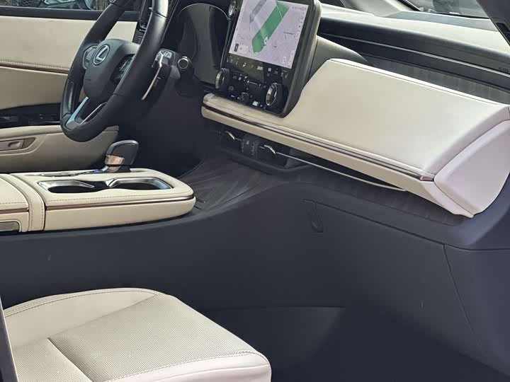 Lexus LM 2023 500h 6-Seater Prestige - zdjęcie 19
