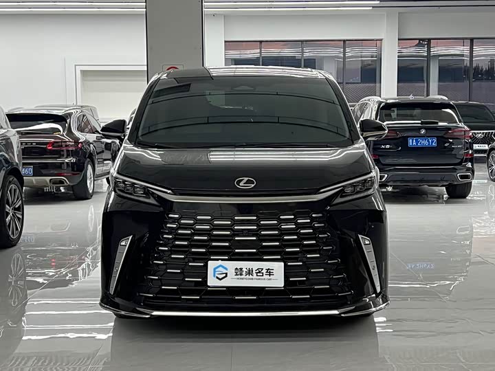 Lexus LM 2023 500h 6-Seater Prestige - zdjęcie 19