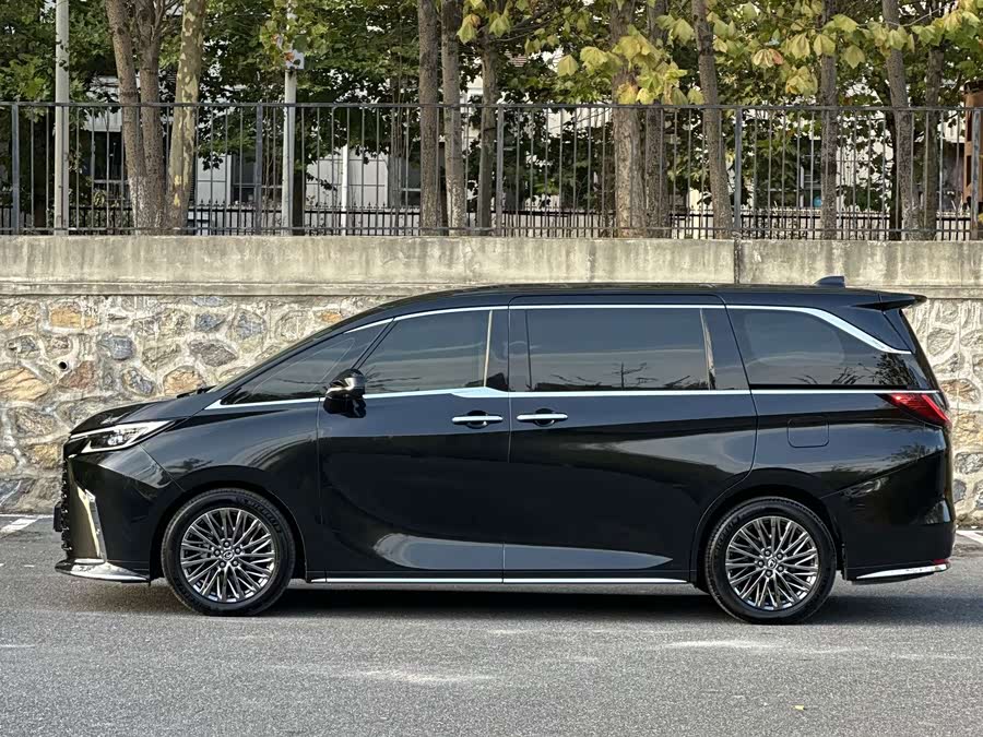 Lexus LM 2023 500h 6-Seater Prestige - zdjęcie 3
