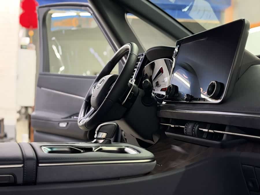 Lexus LM 2023 500h 6-Seater Prestige - zdjęcie 6