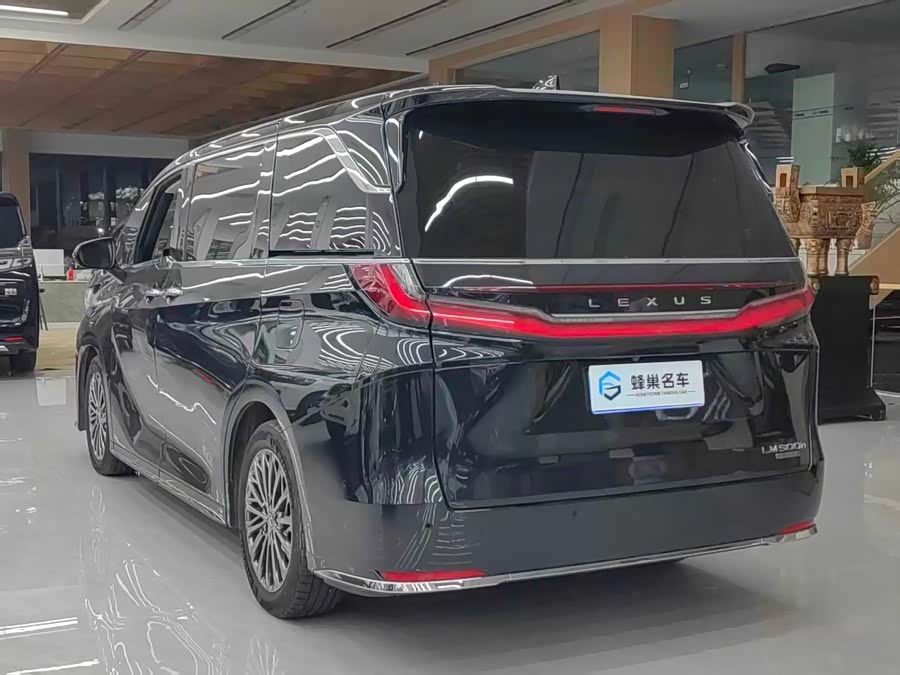 Lexus LM 2023 500h 6-Seater Prestige - zdjęcie 8