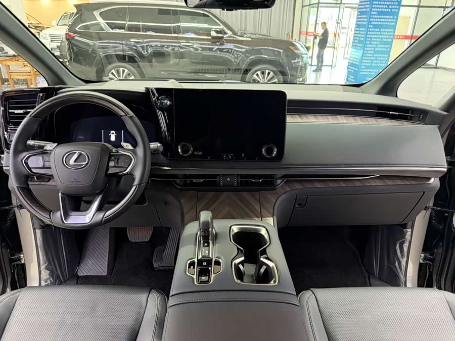 Lexus LM 2023 500h 6-Seater Prestige - zdjęcie 10