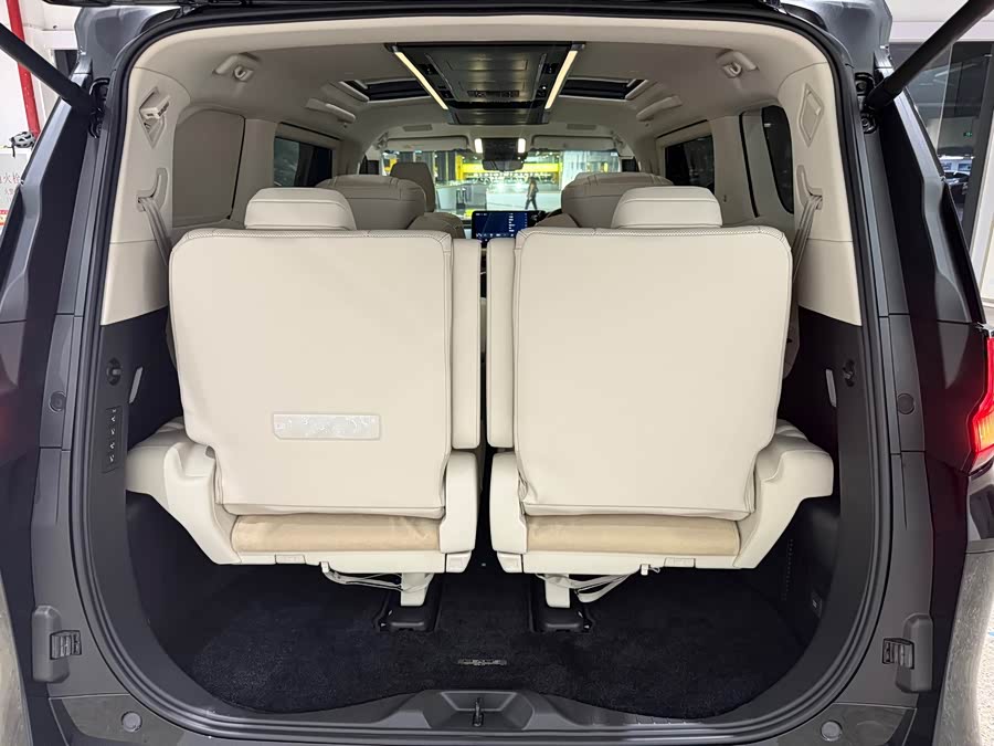 Lexus LM 2025 500h 6-Seater Prestige - zdjęcie 11