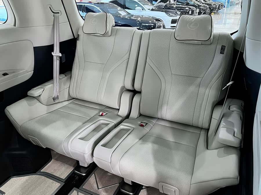 Lexus LM 2025 500h 6-Seater Prestige - zdjęcie 11